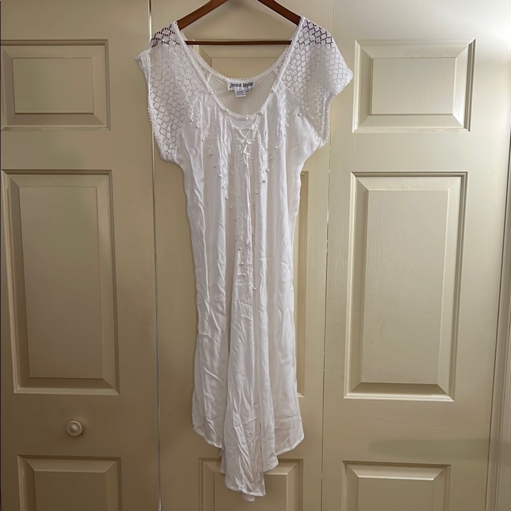 Jessica Taylor White Maxi Billowy Dress With Pearls and Lace Size 3X